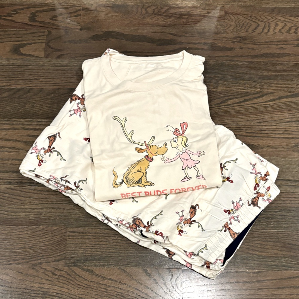 Aerie Cindy Lou Who Pajamas